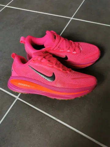 Tweedehands Nike Vomero 18 bike — afbeelding 11 van 12