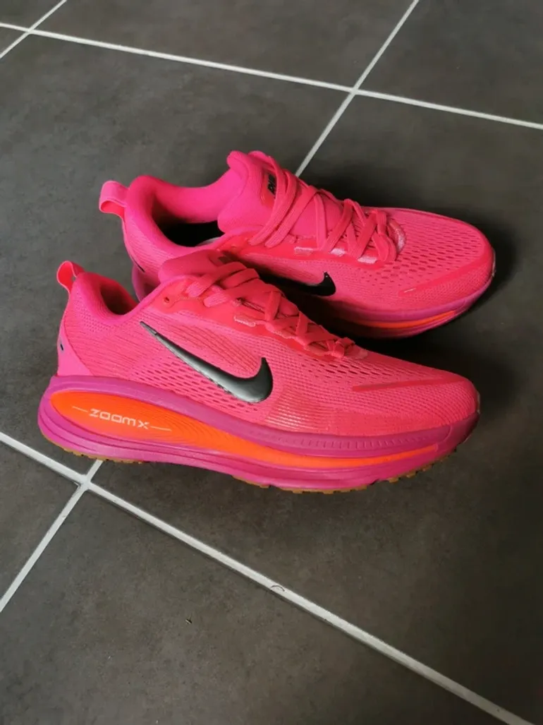 Tweedehands Nike Vomero 18 bike — afbeelding 11 van 12