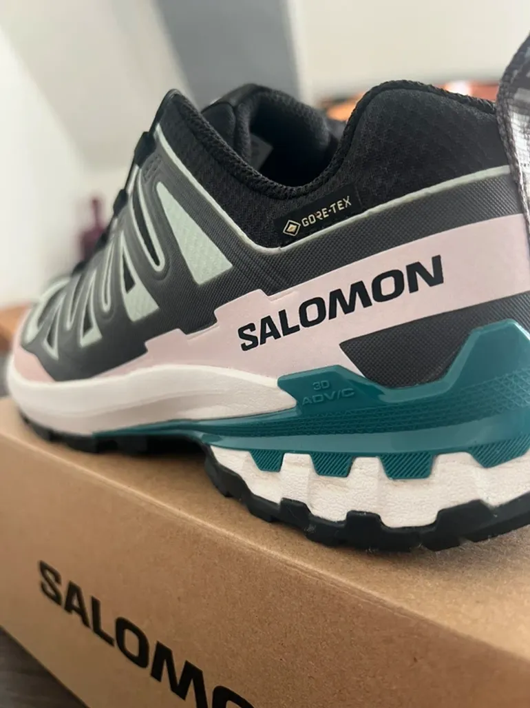 Used Salomon XA PRO 3D v9 GORE TEX bike — image 4 of 6