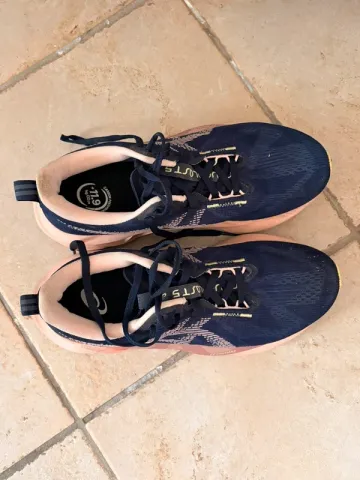 Käytetty Asics Novablast 5 bike — kuva 1 / 5