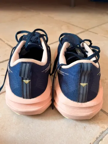Käytetty Asics Novablast 5 bike — kuva 2 / 5