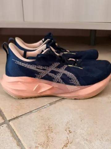 Käytetty Asics Novablast 5 bike — kuva 5 / 5