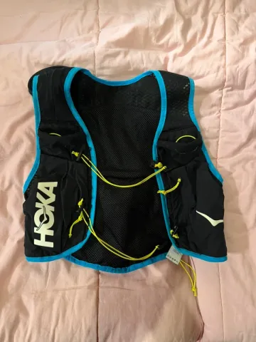 Used Hoka Trail Running Gilet 10L bike — image 2 of 6