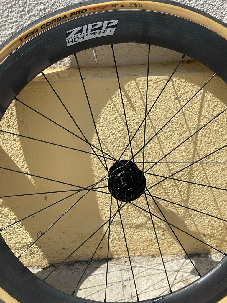Used Zipp 404 Firecrest 2026 bike — image 2 of 4