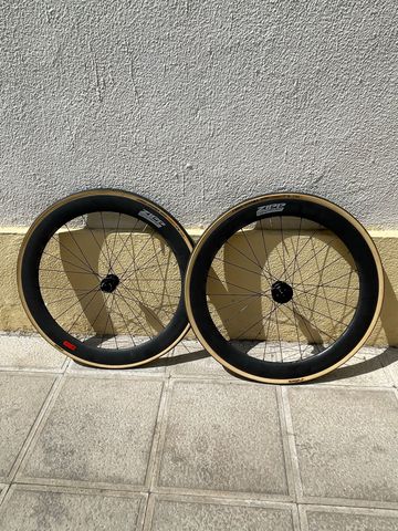 Used Zipp 404 Firecrest 2026 bike — image 1 of 4