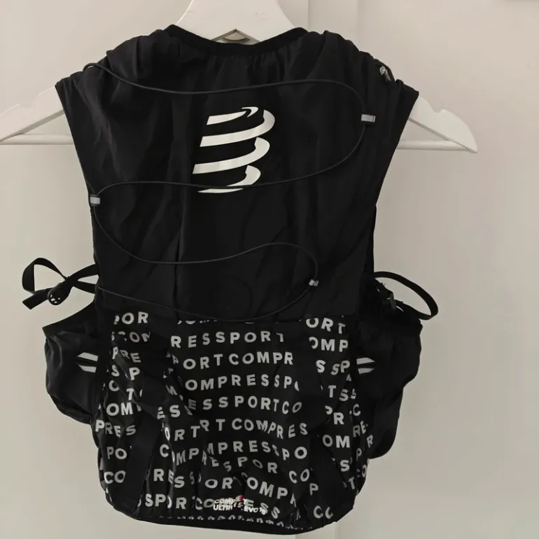 Used Compressport Ultrun S Pack Evo 15 bike — image 2 of 3