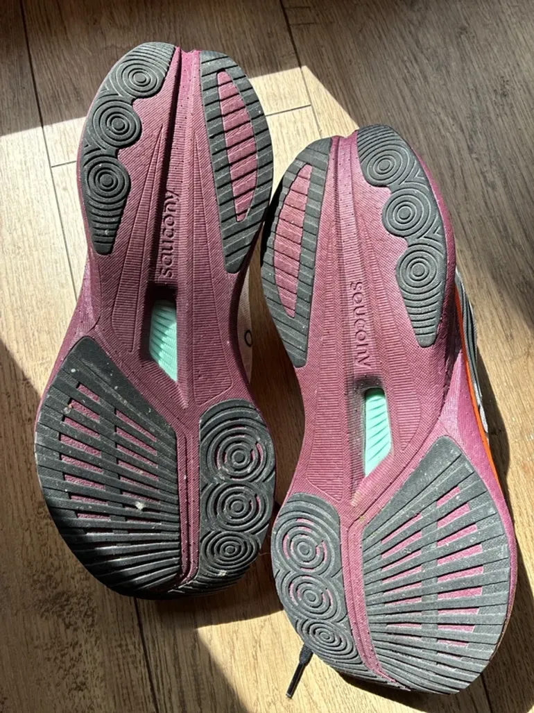 Used Saucony Endorphin speed 5 bike — image 6 of 10