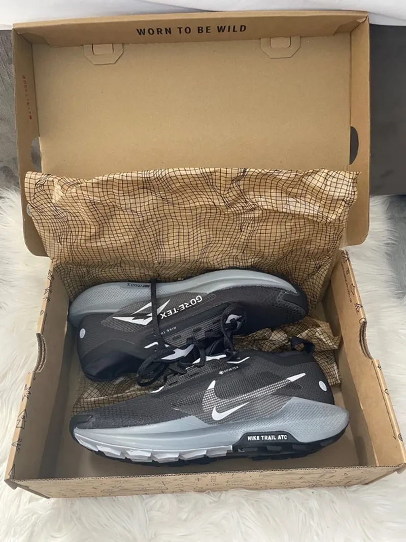 Used Pegasus Trail 5 GTX Running Shoes