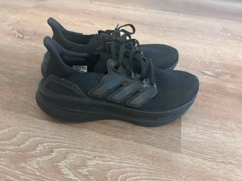 Adidas Ultraboost Light Running Shoes d'occasion