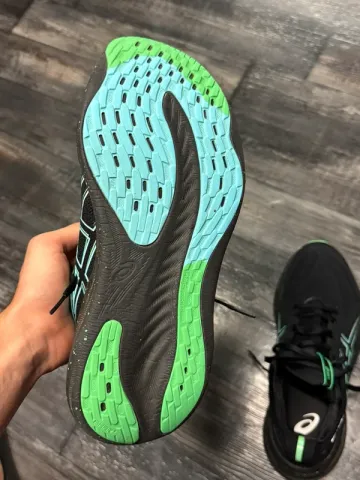Used Asics Gel Nimbus 26 bike — image 3 of 9
