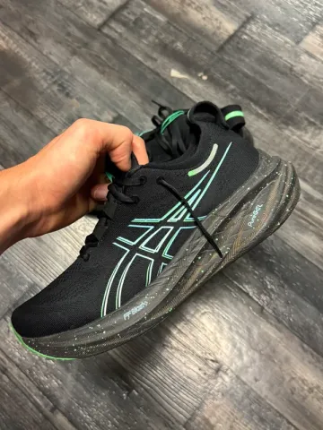 Used Asics Gel Nimbus 26 bike — image 1 of 9