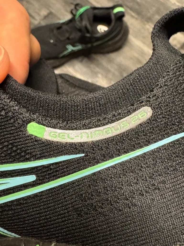 Used Asics Gel Nimbus 26 bike — image 2 of 9