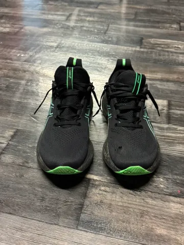Used Asics Gel Nimbus 26 bike — image 8 of 9