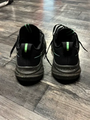 Used Asics Gel Nimbus 26 bike — image 4 of 9