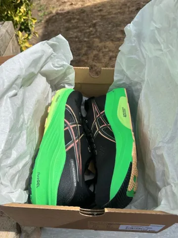 Used Premium Gel Kayano 32 bike — image 3 of 6