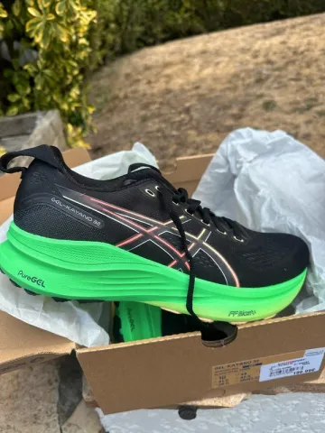 Used Premium Gel Kayano 32 bike — image 1 of 6