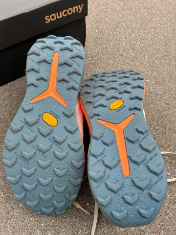 Used Saucony Xodus Ultra 4 bike — image 3 of 9