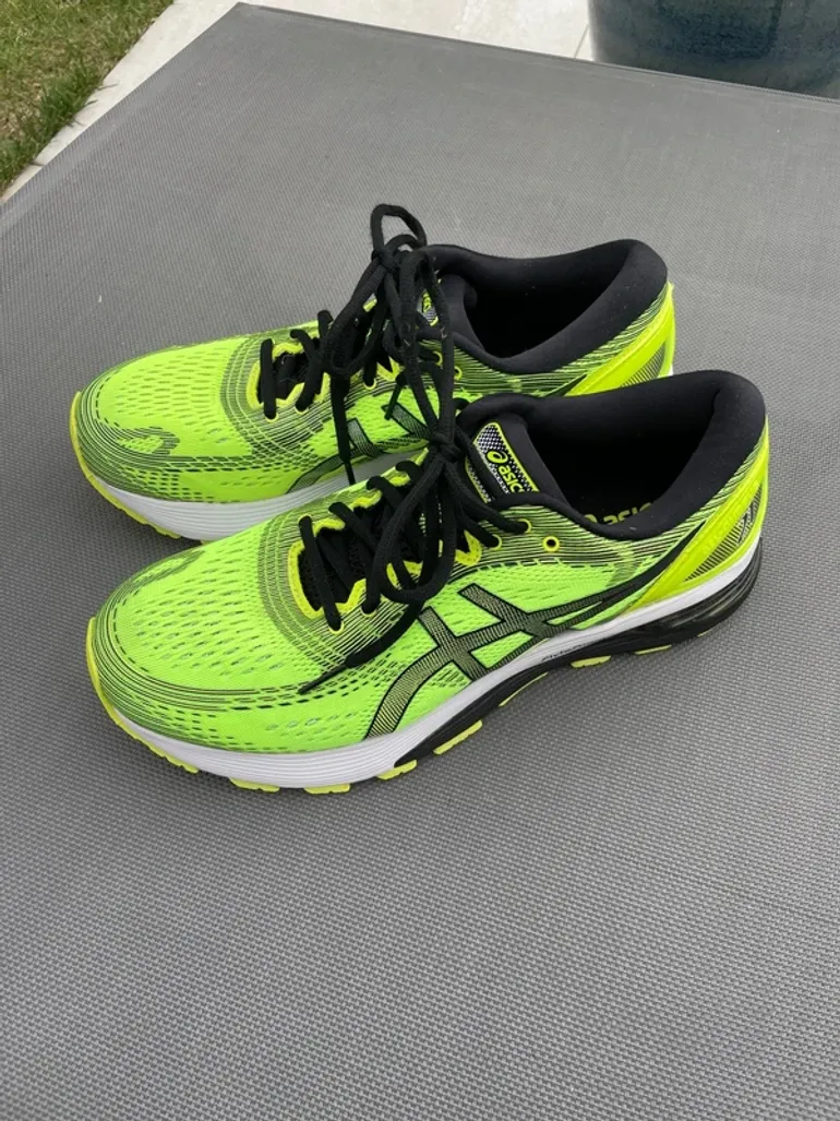 Used Asics Gel Nimbus 21 bike — image 3 of 5