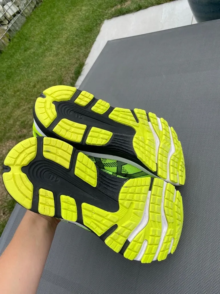 Used Asics Gel Nimbus 21 bike — image 4 of 5