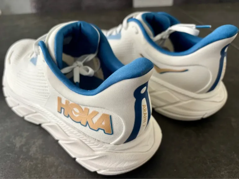 Used Hoka Arahi 7 bike — image 2 of 5