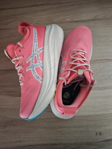 Gebrauchtes Asics Nimbus 27 TR bike — Bild 14 von 15