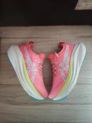 Gebrauchtes Asics Nimbus 27 TR bike — Bild 1 von 15