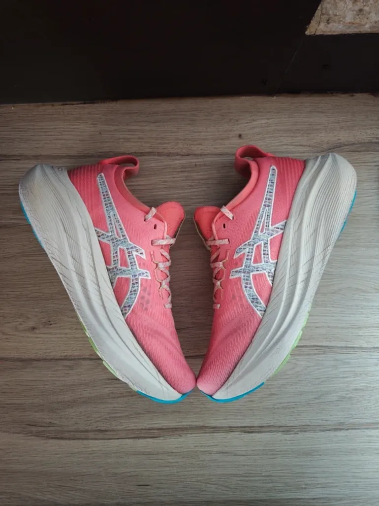 Gebrauchtes Asics Nimbus 27 TR bike — Bild 2 von 15