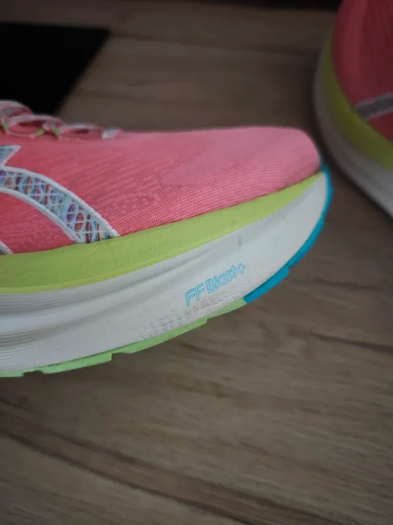 Gebrauchtes Asics Nimbus 27 TR bike — Bild 13 von 15