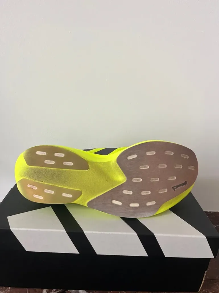 Tweedehands Adidas Evo SL Woven bike — afbeelding 8 van 15