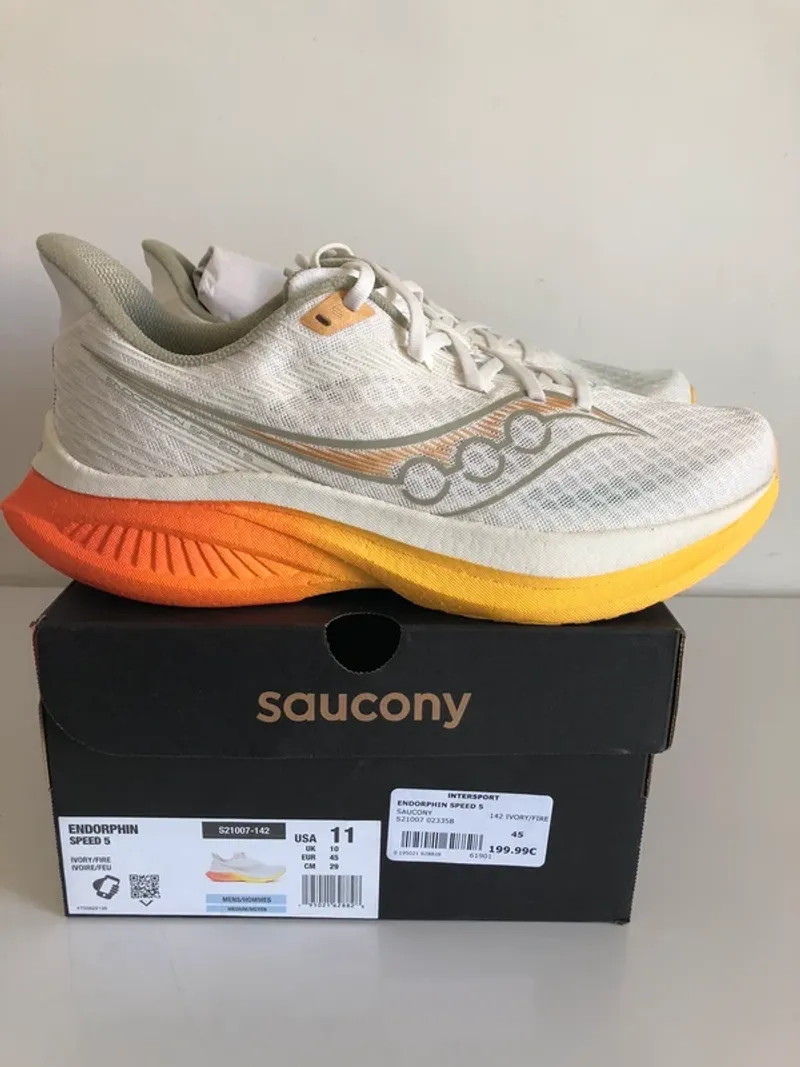 Used Saucony Basket pour homme Running Shoes