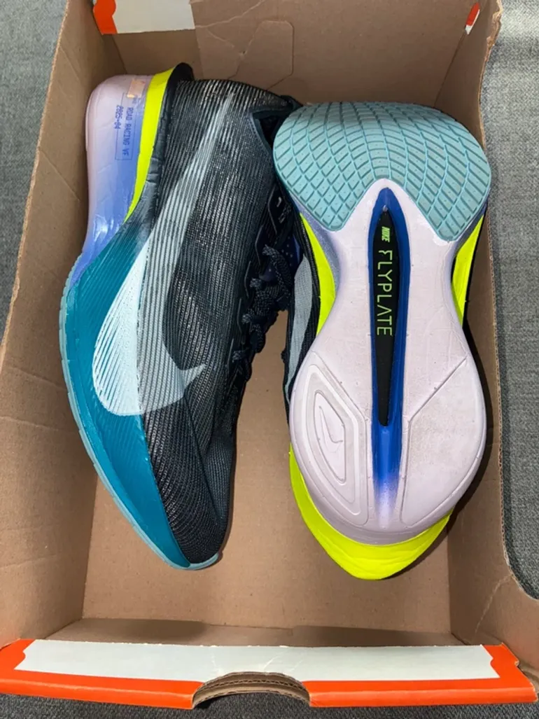 Used White Nike ZoomX Vaporfly Next% 4 bike — image 2 of 3