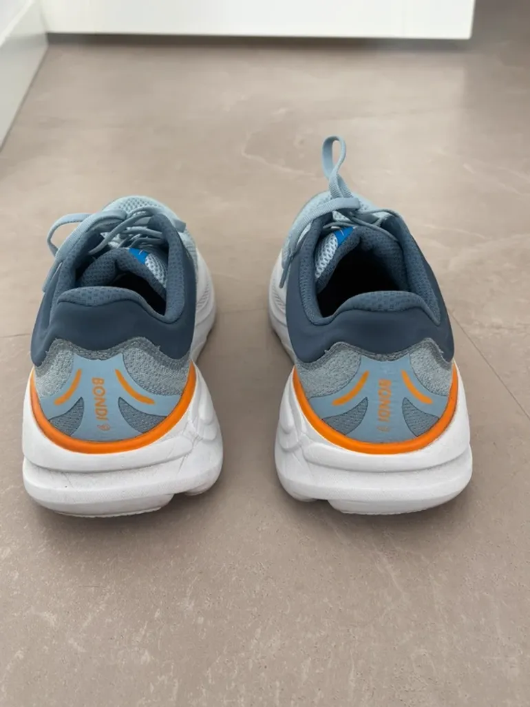 Tweedehands Hoka hardloopschoenen bike — afbeelding 3 van 4