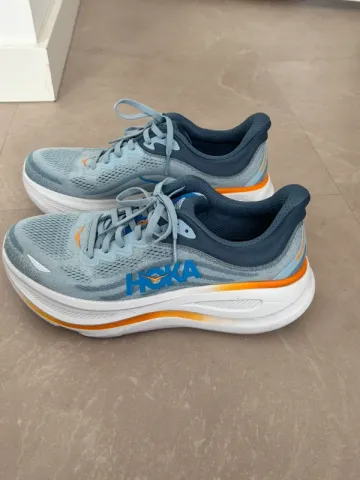 Tweedehands Hoka hardloopschoenen bike — afbeelding 2 van 4