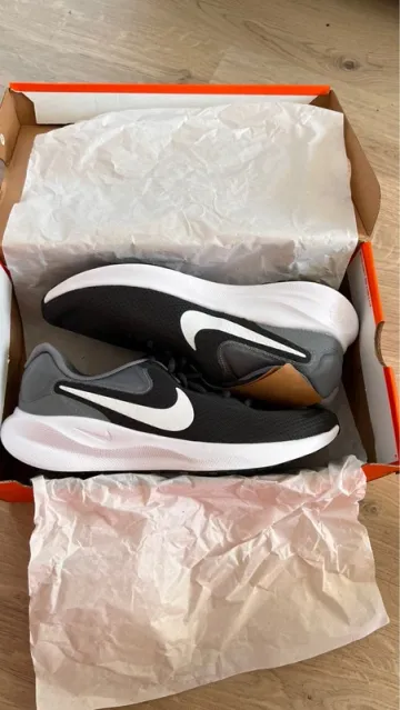 Used Nike Revolution 7 bike — image 1 of 5
