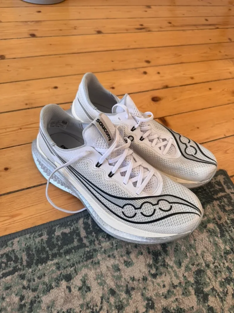 Brugt Saucony Endorphin Pro Running Shoes
