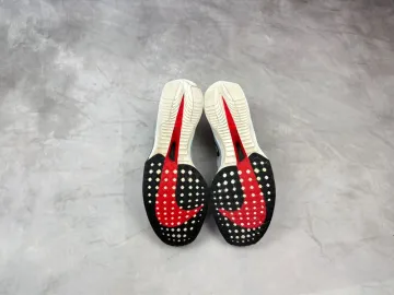 Last ZoomX Vaporfly Next% 3 bike d'occasion — image 6 sur 13