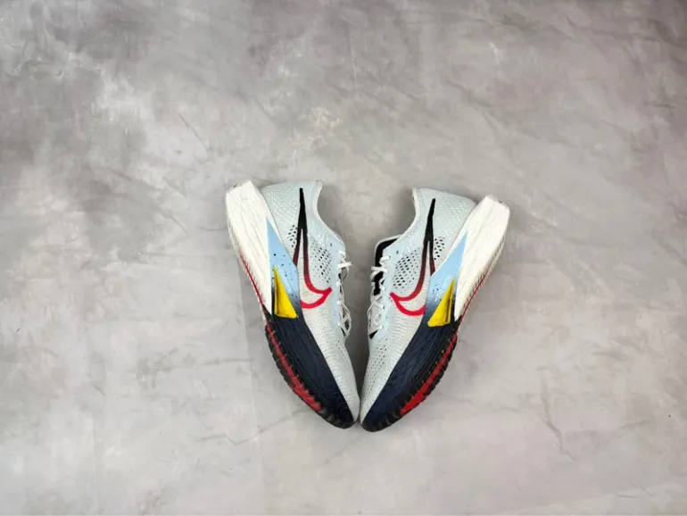 Last ZoomX Vaporfly Next% 3 bike d'occasion — image 4 sur 13