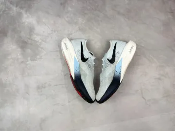 Last ZoomX Vaporfly Next% 3 bike d'occasion — image 5 sur 13