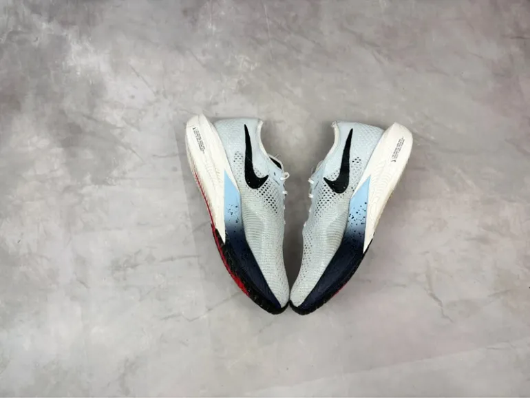 Last ZoomX Vaporfly Next% 3 bike d'occasion — image 5 sur 13