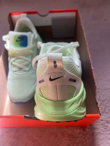 Tweedehands Nike Vomero 18 bike — afbeelding 5 van 5