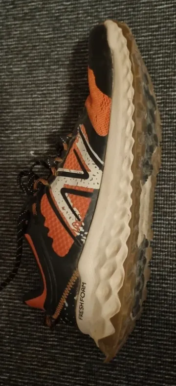 Used New Balance Fresh Foam Garoé bike — image 2 of 3