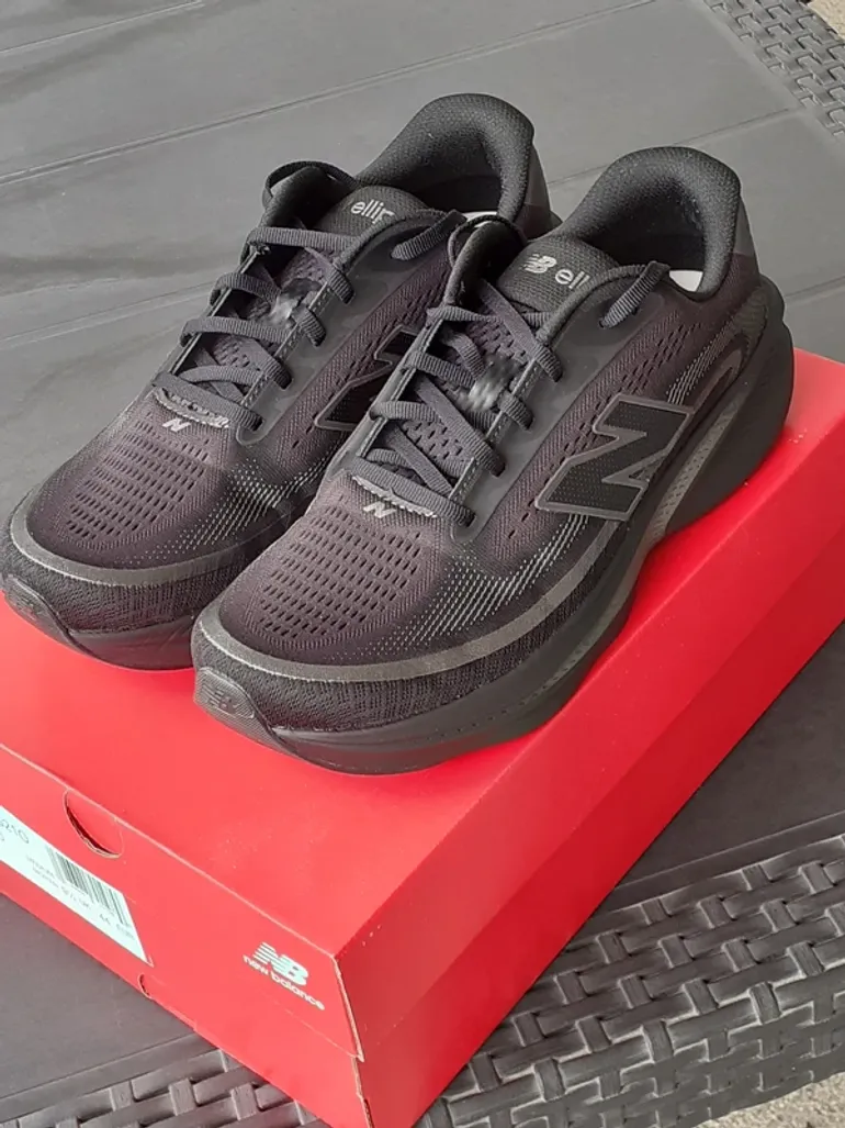 Used New Balance Ellipse V1 bike — image 2 of 5