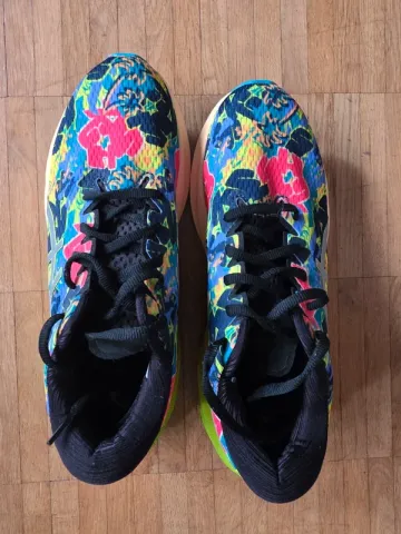 Käytetty Asics Novablast 3 Lite-Show bike — kuva 1 / 5