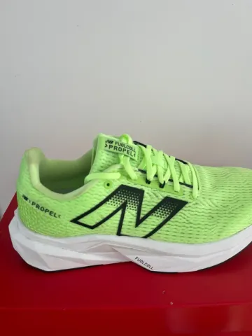 Used New Balance Running Shoes bike — image 2 of 3