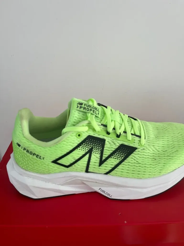 Used New Balance Running Shoes bike — image 2 of 3