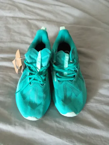 Used Asics Novablast 5 bike — image 2 of 4