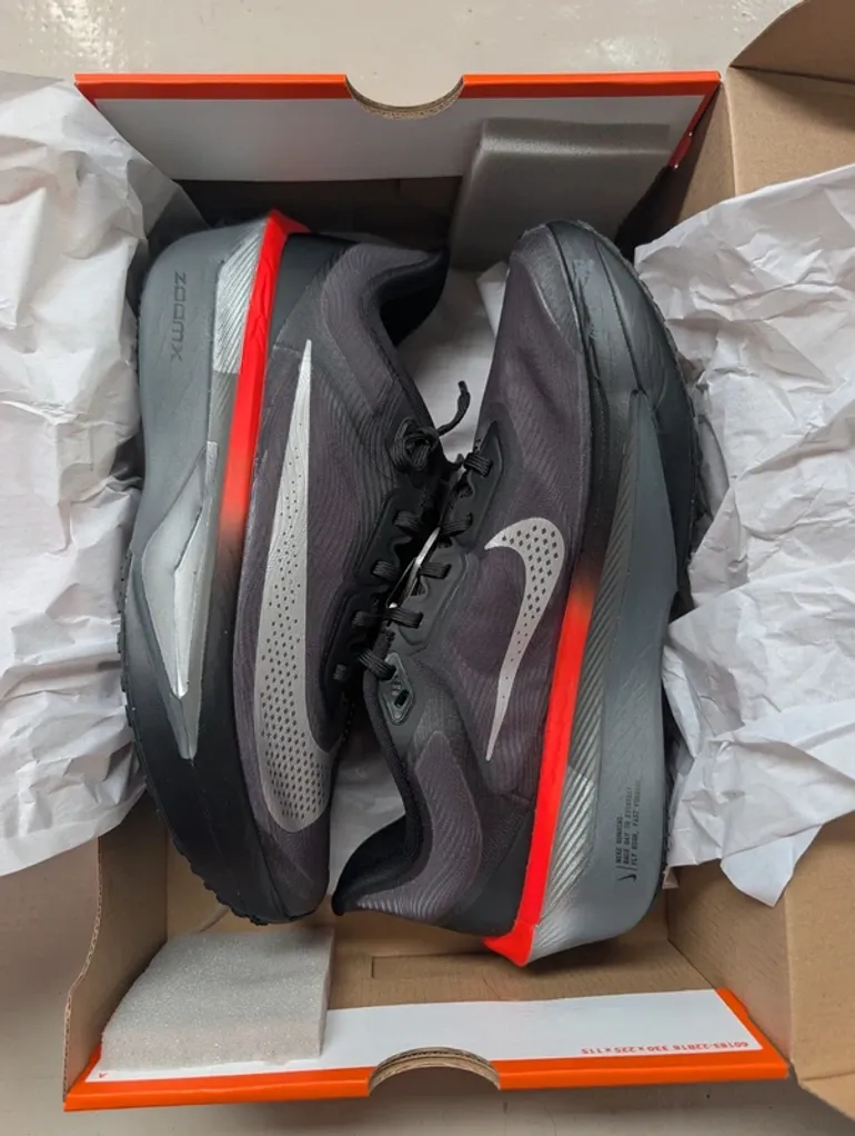 Used Nike Zoom Fly 6 bike — image 2 of 10