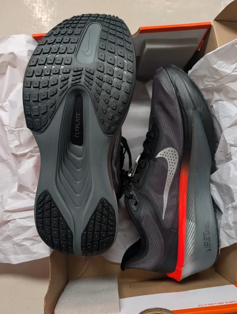Used Nike Zoom Fly 6 bike — image 3 of 10