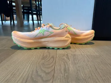 Asics Trabuco Max 4 bike d'occasion — image 3 sur 8