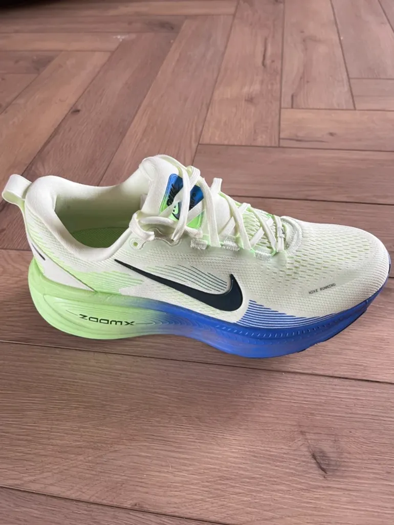 Nike Vomero 18 bike d'occasion — image 4 sur 12